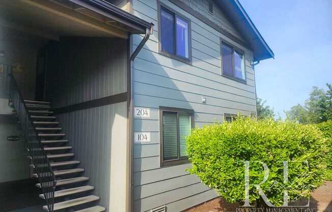 Upstairs Condo at The Narrows – Pool, Clubhouse & Woodland Views!