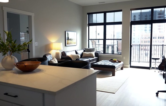 WELCOME TO THE PEARL APARTMENTS