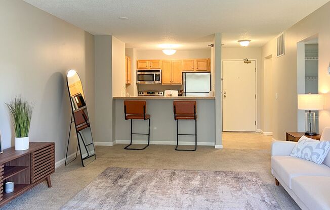 1 bed, 1 bath, 715 sqft, $1,425, Unit 6135223RC-1