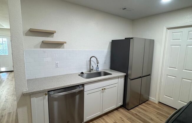 BEAUTIFUL 3 Bedroom 2 Full bath home located in Bentonville!!!!