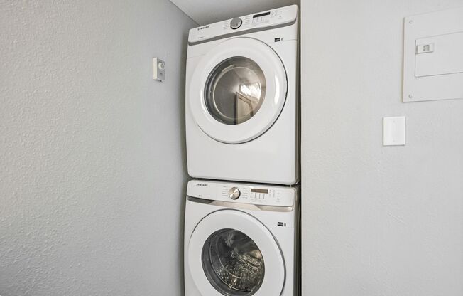 1 bed, 1 bath, 582 sqft, $1,599, Unit D25