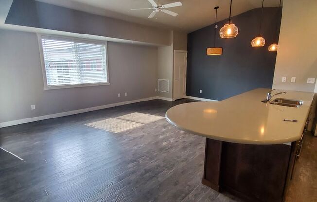 1 bed, 1 bath, $1,295, Unit 340