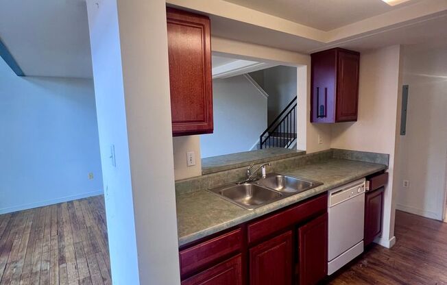 1 bed, 1.5 baths, $1,275, Unit Apt. 204