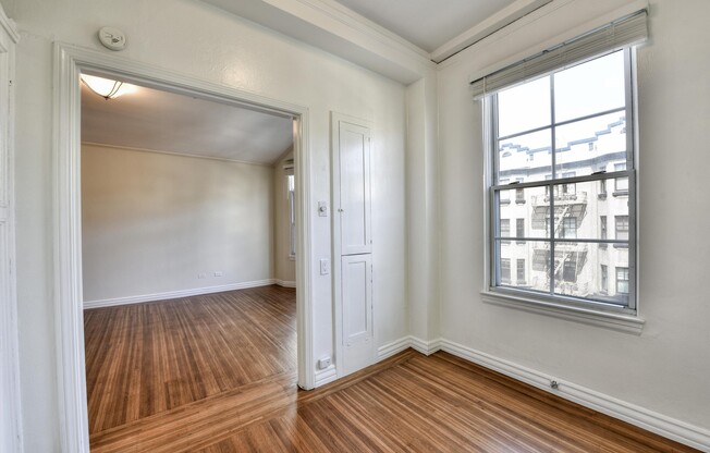 1845 Franklin Street Apartments*