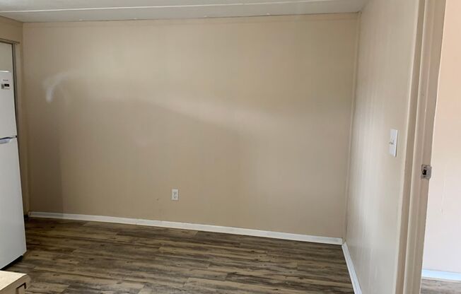 2 beds, 1 bath, $1,050