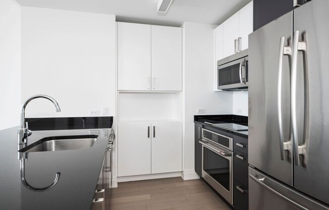 1 bed, 1 bath, 813 sqft, $5,921, Unit 3303