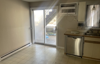 2 beds, 1 bath, 762 sqft, $1,900, Unit 1