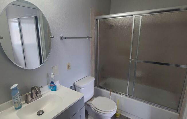 2 beds, 1 bath, $2,400