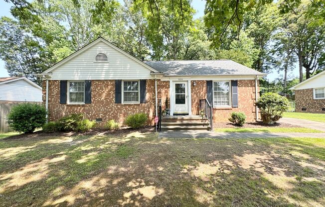 Adorable 3 Bed/2 Bath Off N Holden/Westridge