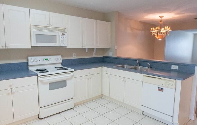 2 beds, 2 baths, $1,900