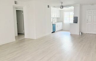 Classic and Modern 715 S Oxford Avenue Apartments!
