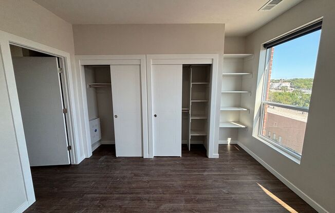 2 beds, 2 baths, 957 sqft, $1,895, Unit 526 - B1182 Corner Unit