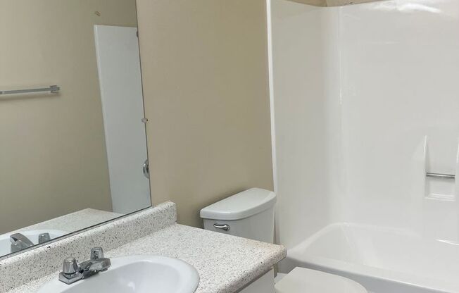 2 beds, 1 bath, 896 sqft, $1,895, Unit 101