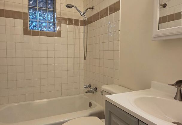 748 St. Charles Avenue