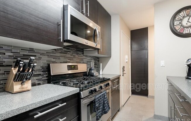 1605 HOTEL CIR S