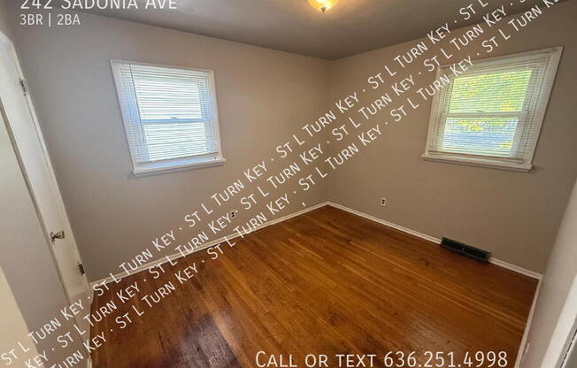 242 SADONIA AVE