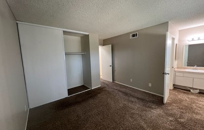 3 beds, 2.5 baths, $2,350, Unit 57