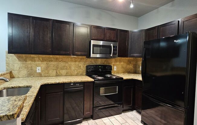 1 bed, 1 bath, 702 sqft, $1,295, Unit 101