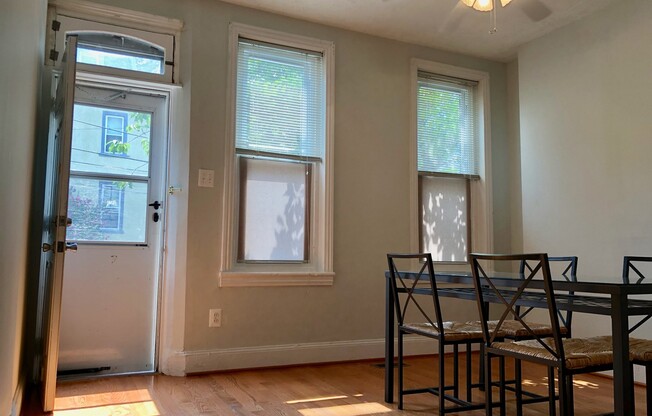 Lovely 2-Bedroom Townhouse in Historic Germantown! Available mid-August!