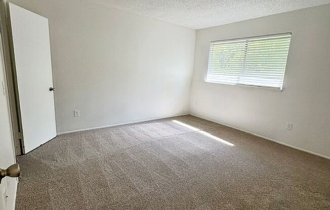 1 bed, 1 bath, 700 sqft, $1,585, Unit 46