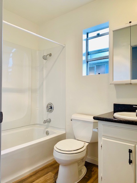 2 beds, 1.5 baths, $3,195, Unit 1150 Grand Ave, #A