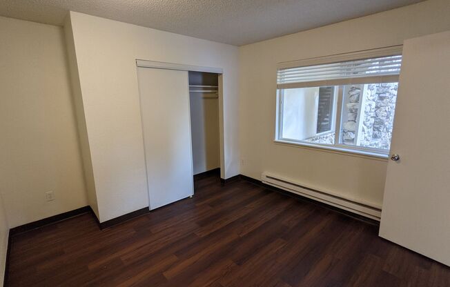 1 bed, 1 bath, 700 sqft, $1,375, Unit #13