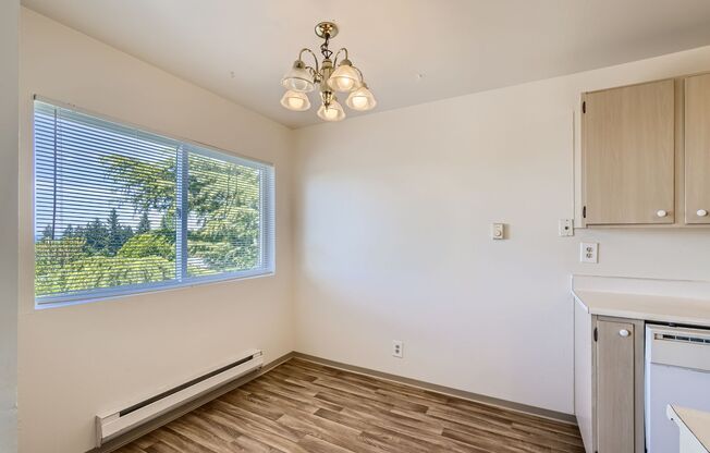 Great 1 Bedroom Unit in Renton!!