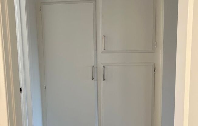 1 bed, 1 bath, 900 sqft, $2,025, Unit 381-35