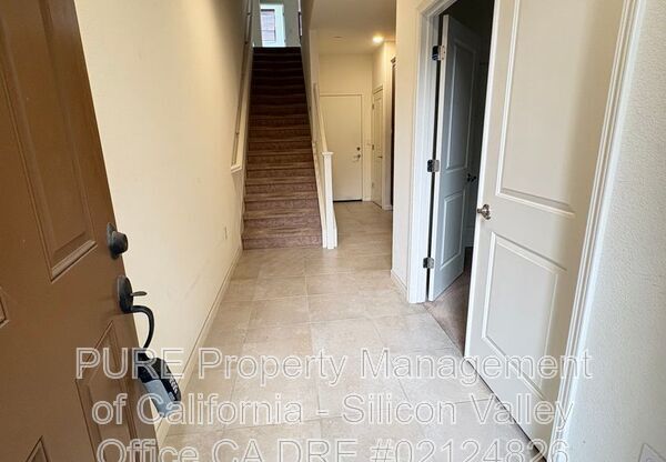 2712 FERRARA CIR
