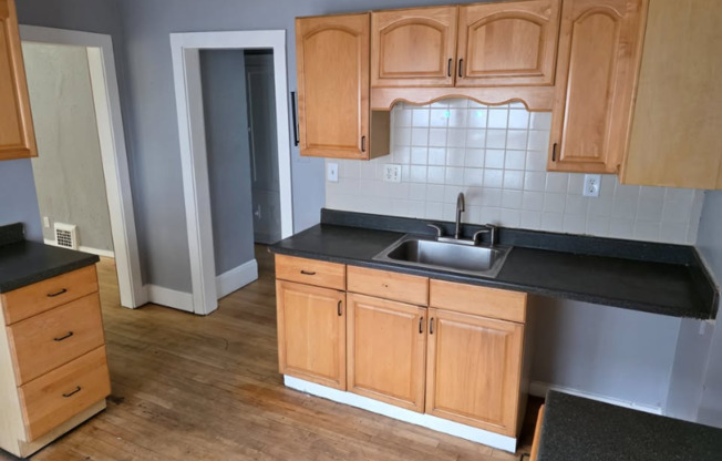 3052 N 47 ST