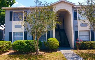 MOVE IN JUNE! WATER INCLUDED! In Windmill Point- 1st floor 2X1 condo with all tile floors!! Nice SS/black appliances! Open dining/living area!