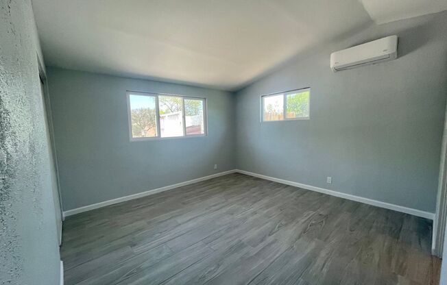 AVAILABLE NOW!!! 1 Bedroom/1 Bathroom Apartment in Palm Springs!!!