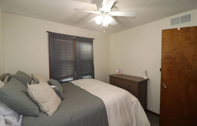 3 beds, 2 baths, $1,650