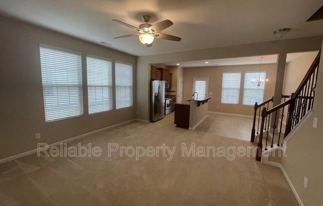 1015 GRAND RDG DR