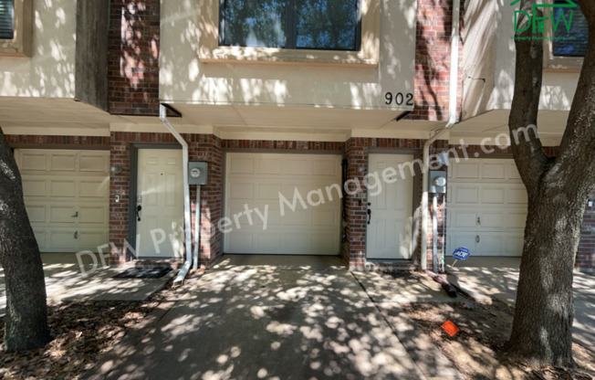 Modern 3-Story Townhome Near AT&T Stadium – Stylish Living in Arlington!