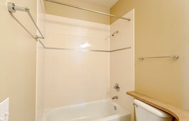 2 beds, 2 baths, $3,100, Unit Unit 601