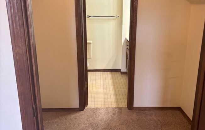 2 beds, 2 baths, 1,029 sqft, $1,229, Unit 1401 044