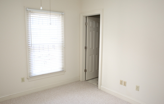 2 beds, 2 baths, 1,098 sqft, $1,695, Unit Ste #205