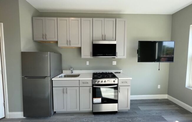 1 bed, 1 bath, 408 sqft, $2,300, Unit 303