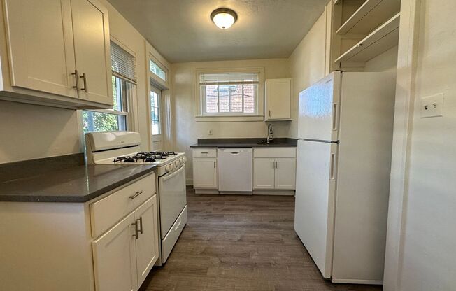 1 bed, 1 bath, $1,010, Unit 235 1/2