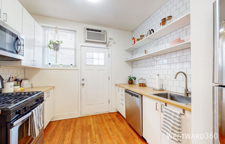 4549 N ALBANY
