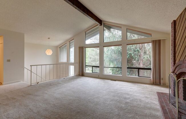 Great 4BR 2.5BA Split Entry Home in Quiet Forest Park Neighborhood