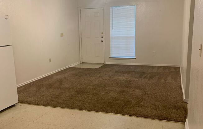 2 beds, 1 bath, 900 sqft, $975