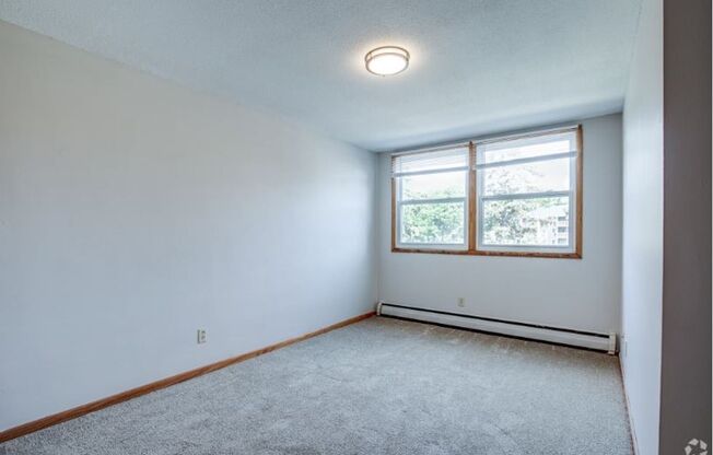 2 beds, 1 bath, 1,000 sqft, $1,299, Unit 3737-204