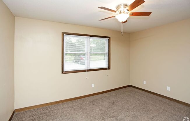 2 beds, 1.5 baths, 820 sqft, $985, Unit 4112 Wyndsor Terrace Building 1 #27