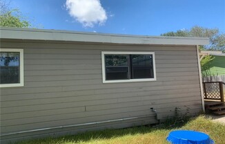 1430 WOODLAWN DR