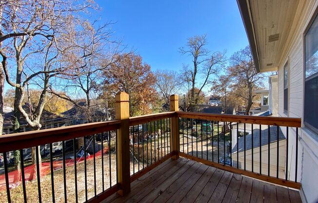 2 beds, 1 bath, $1,100, Unit 3633-2