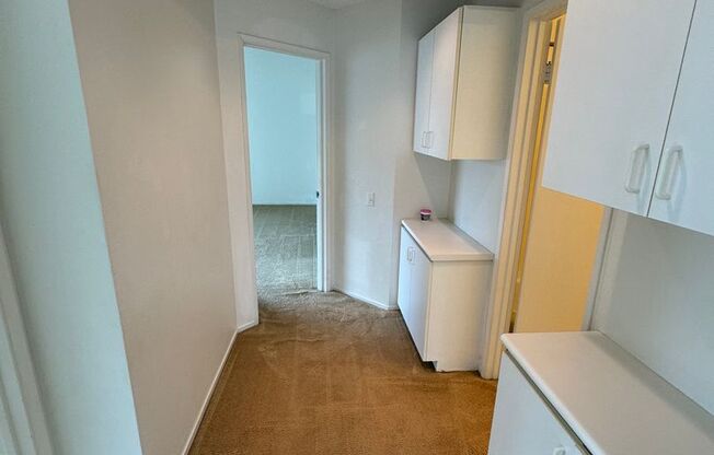 2 beds, 2 baths, $2,950, Unit # 25C