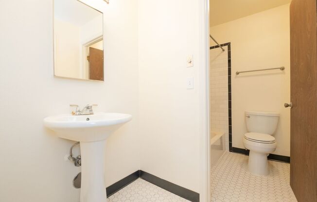 1 bed, 1 bath, 557 sqft, $1,325, Unit 107