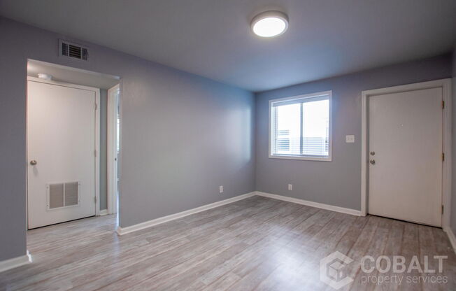 271 GLN IRIS DR NE
